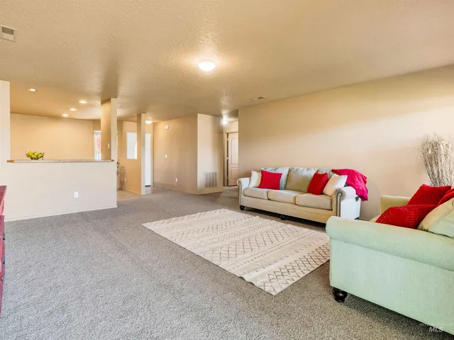 $395,000 | 344 East Roselake Drive, Middleton, ID 83644