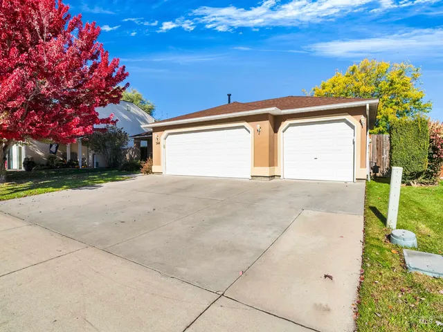 $395,000 | 344 East Roselake Drive, Middleton, ID 83644