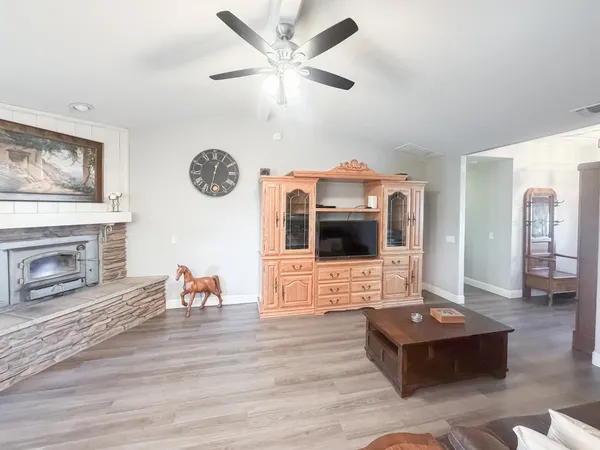 $649,950 | 5500 Stately Oak Lane, Carmichael, CA 95608