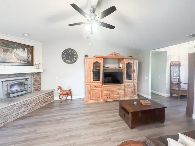 $649,950 | 5500 Stately Oak Lane, Carmichael, CA 95608