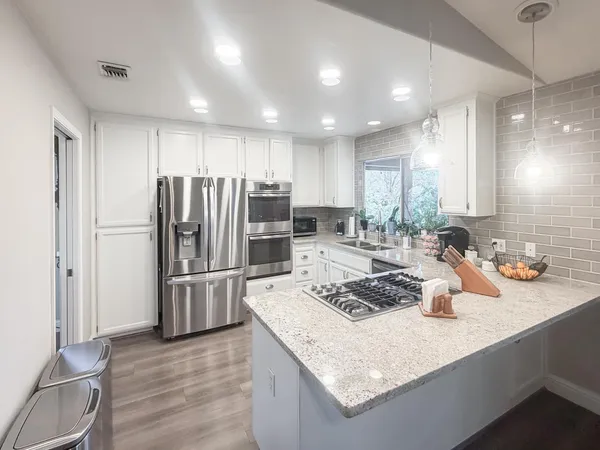 $649,950 | 5500 Stately Oak Lane, Carmichael, CA 95608