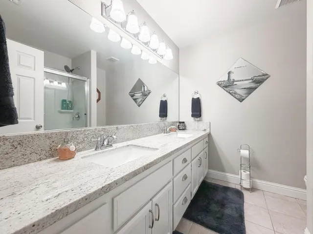 $649,950 | 5500 Stately Oak Lane, Carmichael, CA 95608