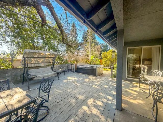 $649,950 | 5500 Stately Oak Lane, Carmichael, CA 95608