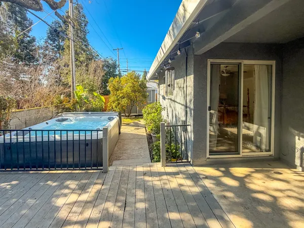 $649,950 | 5500 Stately Oak Lane, Carmichael, CA 95608