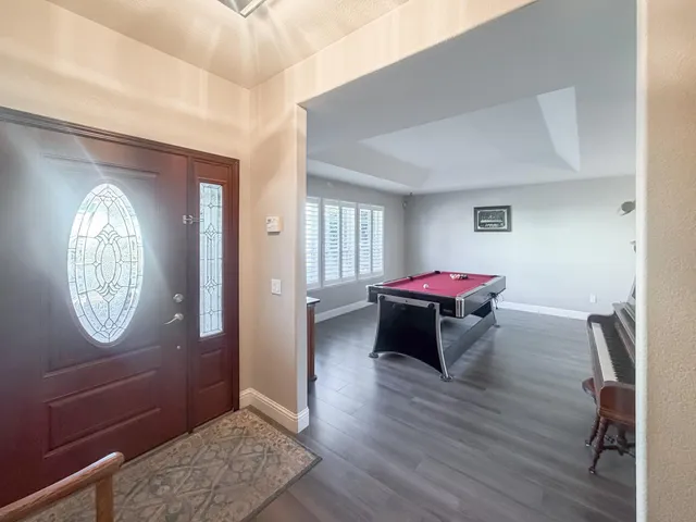 $649,950 | 5500 Stately Oak Lane, Carmichael, CA 95608