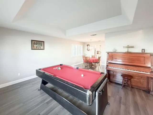 $649,950 | 5500 Stately Oak Lane, Carmichael, CA 95608