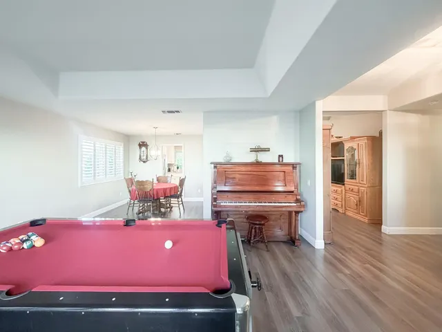 $649,950 | 5500 Stately Oak Lane, Carmichael, CA 95608