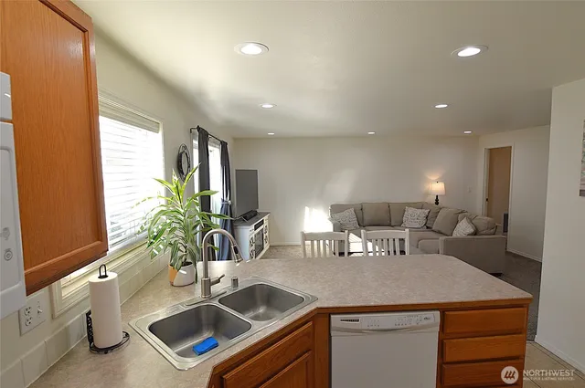 $414,900 | 526 Monarch Street, Moses Lake, WA 98837