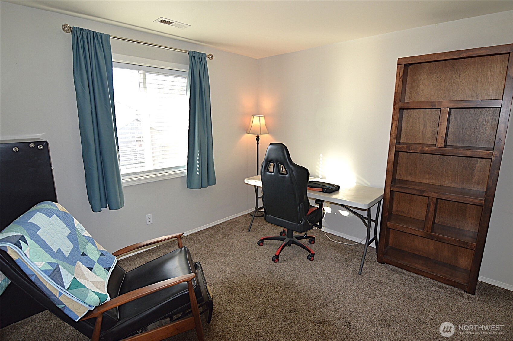 526 Monarch Street Moses Lake, WA 98837 - Photo 29 of 38 a workspace with furniture and a window