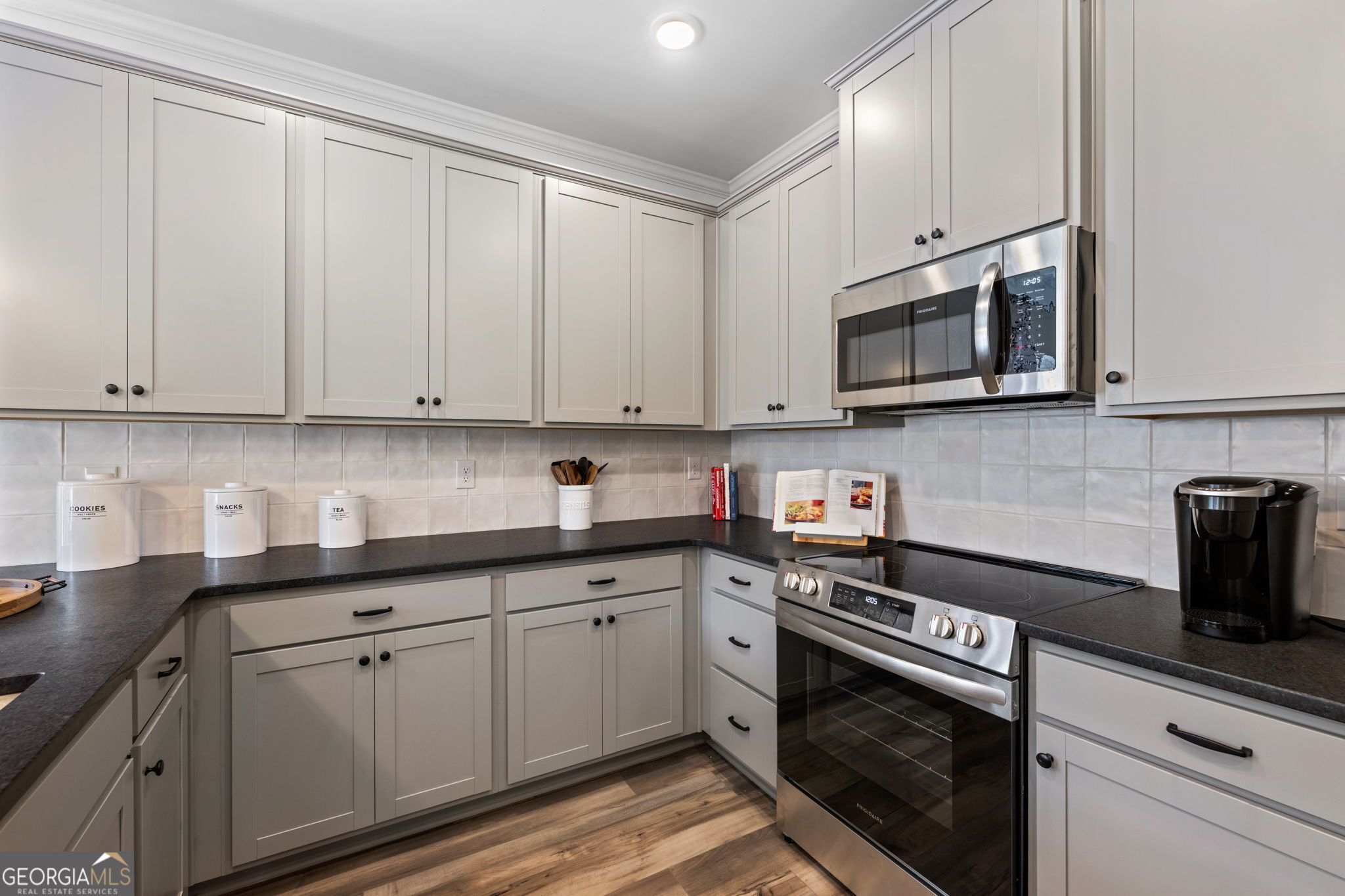 1204 Stonebridge Circle Macon, GA 31211 - Photo 8 of 22