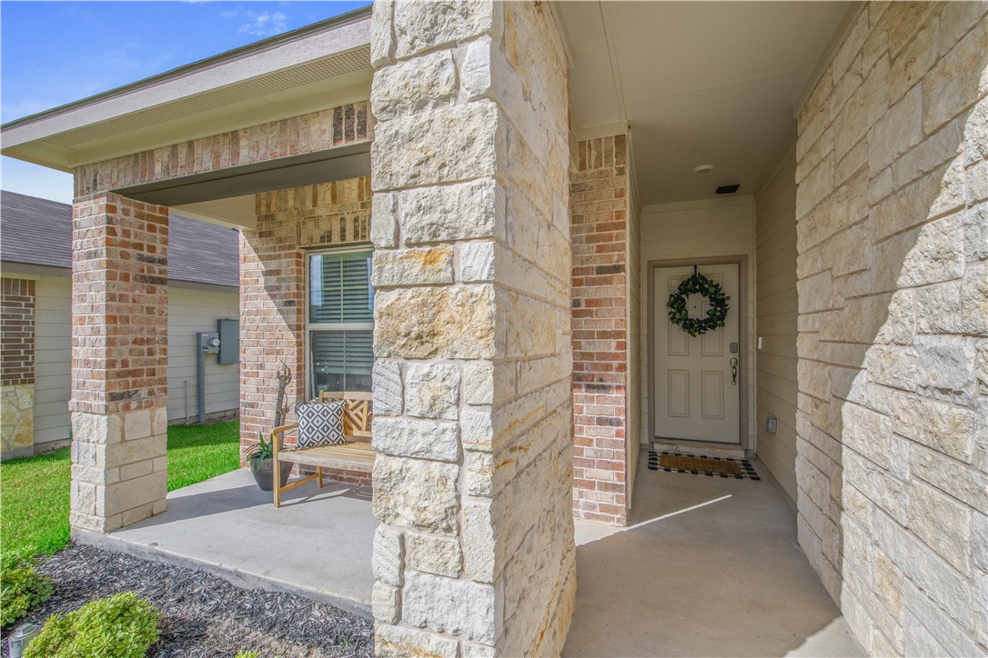 2160 Chief Street Bryan, TX 77807 - Photo 3 of 19