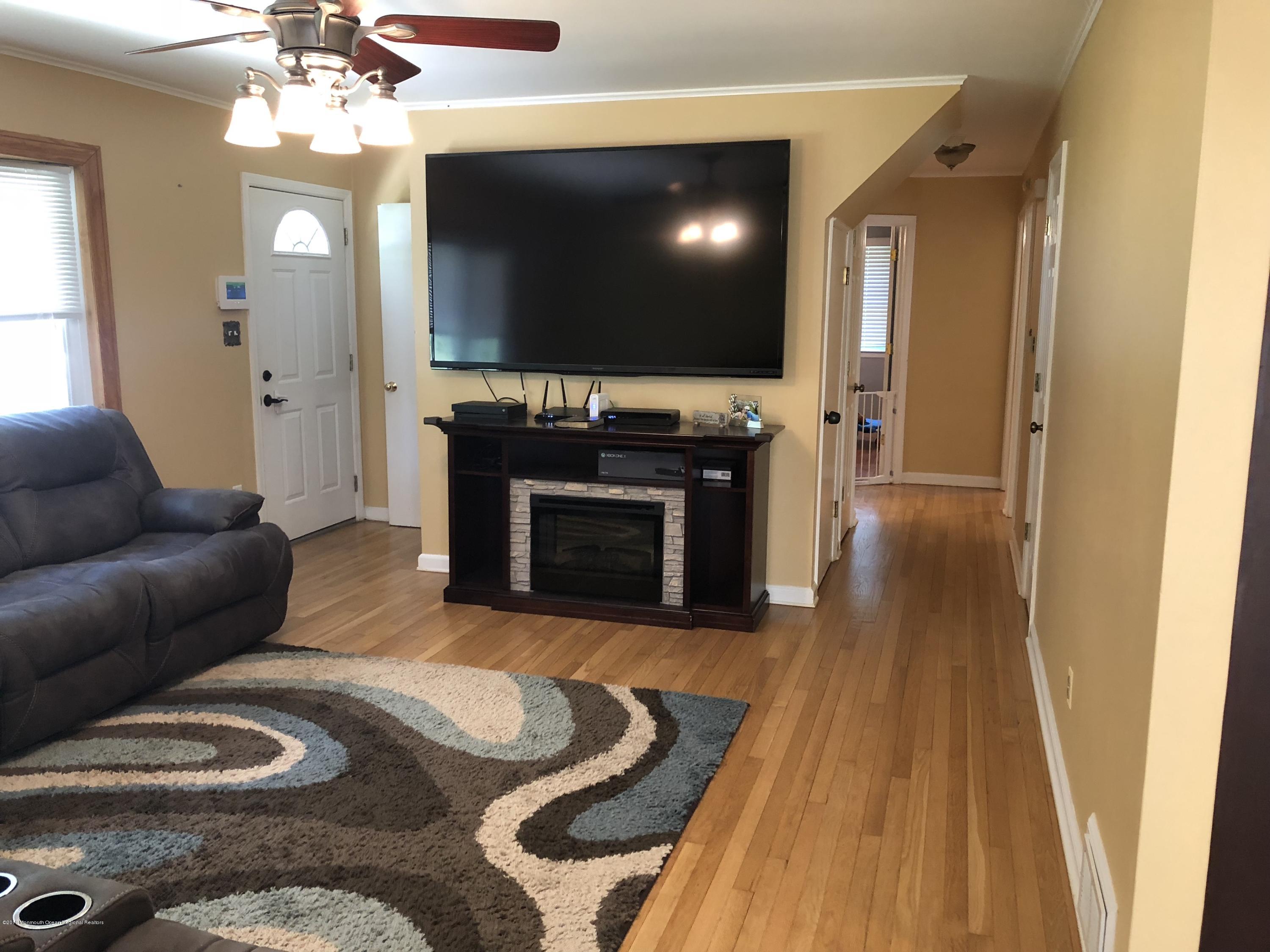 275 Sudbury Road Point Pleasant, NJ 08742 - Photo 10 of 33 D5292C0C-ECB3-4B56-995A-98523569410C