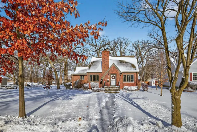 $345,000 | 1901 6th Avenue Northeast, Austin, MN 55912