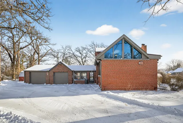 $345,000 | 1901 6th Avenue Northeast, Austin, MN 55912