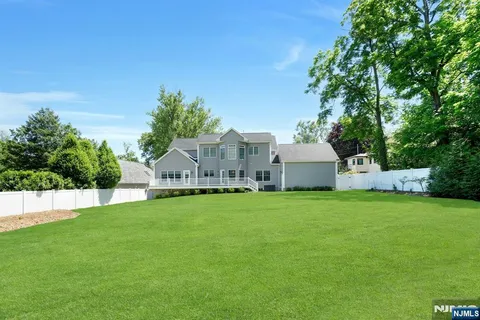 $1,899,000 | 109 Blauvelt Avenue, Ho-Ho-Kus, NJ 07423
