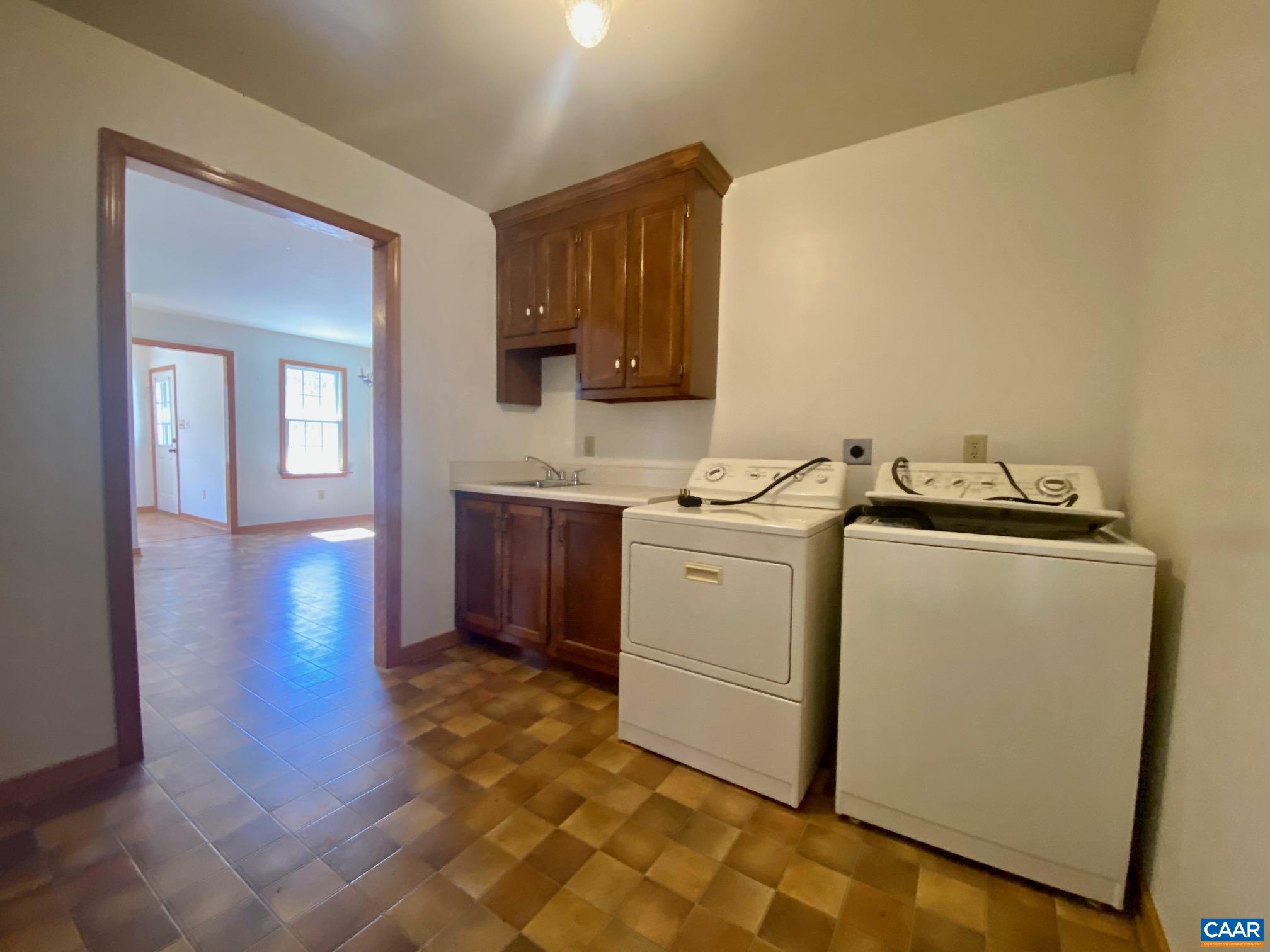 3545 Rock Island Road Scottsville, VA 24590 - Photo 16 of 35