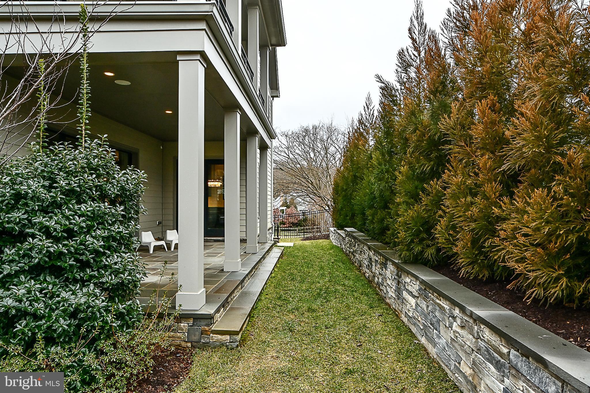 7126 Merrimac Drive McLean, VA 22101 - Photo 11 of 98