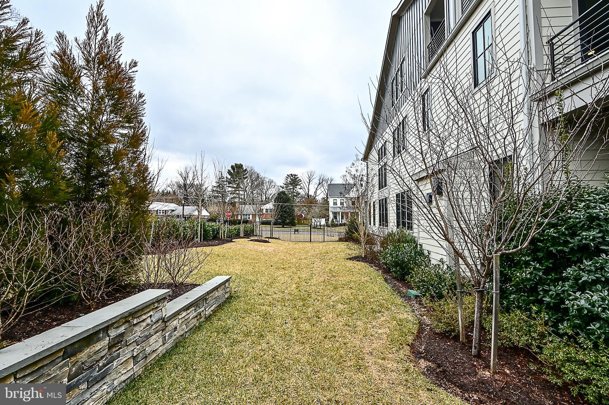 7126 Merrimac Drive McLean, VA 22101 - Photo 10 of 98