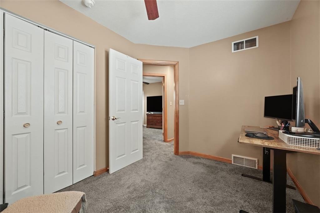 111 Greenhill Road Pittsburgh, PA 15237 - Photo 27 of 40 a view of a workspace