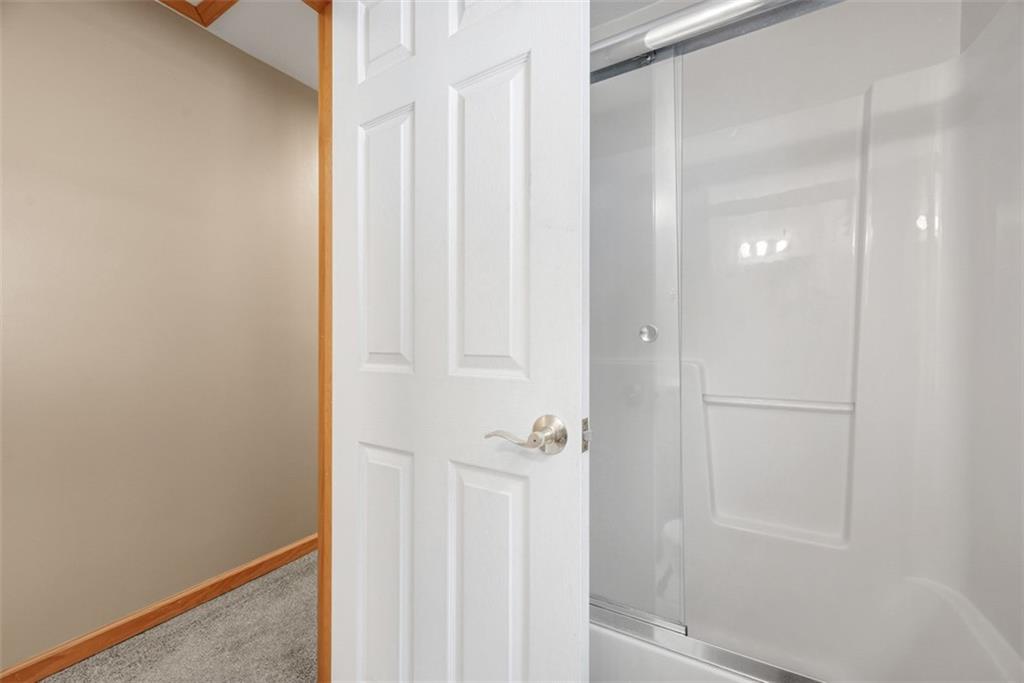 111 Greenhill Road Pittsburgh, PA 15237 - Photo 30 of 40 a bathroom with a bathtub