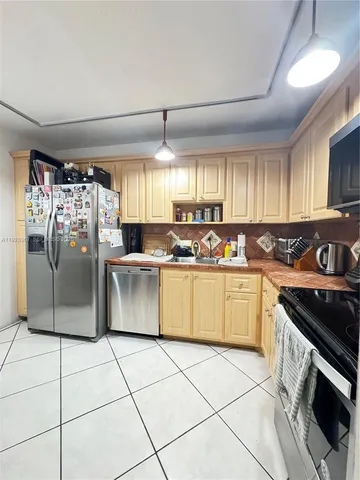 $2,950 | 20100 West Country Club Drive, Unit 1606, Aventura, FL 33180