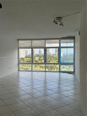 $2,500 | 20100 West Country Club Drive, Unit 1606, Aventura, FL 33180