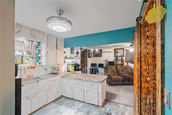 $295,000 | 1698 9000 Road, Oswego, KS 67356