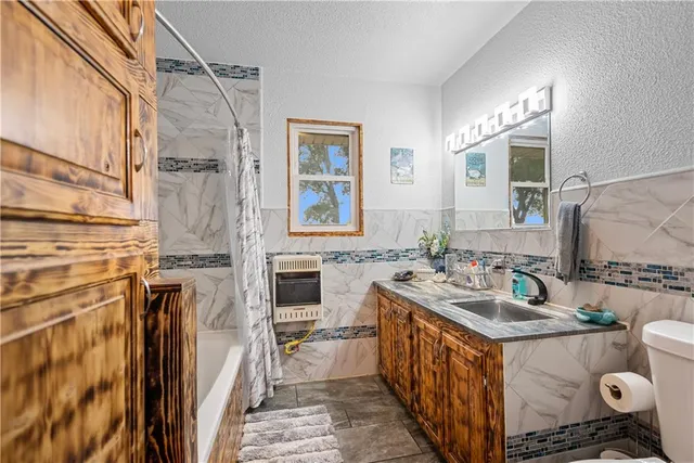 $350,000 | 1698 9000 Road, Oswego, KS 67356