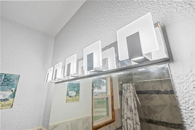 $350,000 | 1698 9000 Road, Oswego, KS 67356