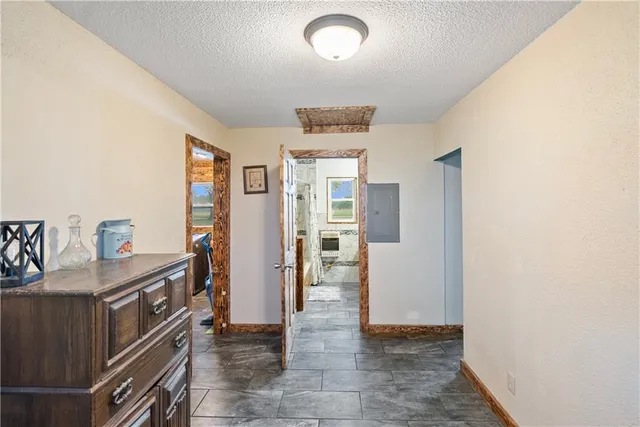 $350,000 | 1698 9000 Road, Oswego, KS 67356