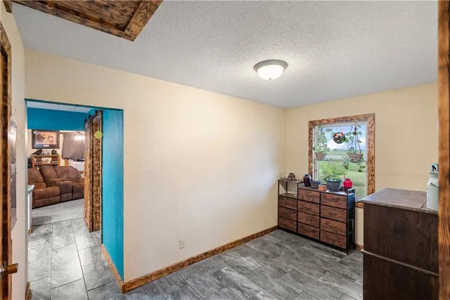 $350,000 | 1698 9000 Road, Oswego, KS 67356