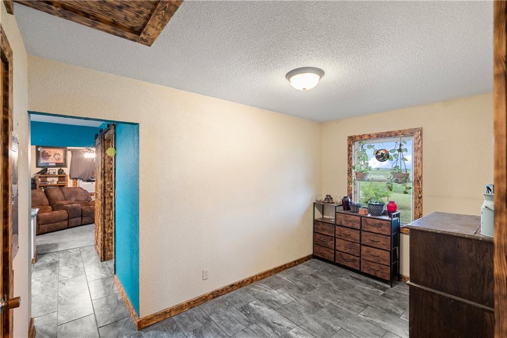 1698 9000 Road Oswego, KS 67356 - Photo 28 of 60