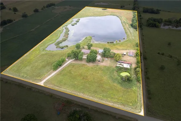 $295,000 | 1698 9000 Road, Oswego, KS 67356