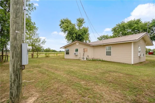 $295,000 | 1698 9000 Road, Oswego, KS 67356