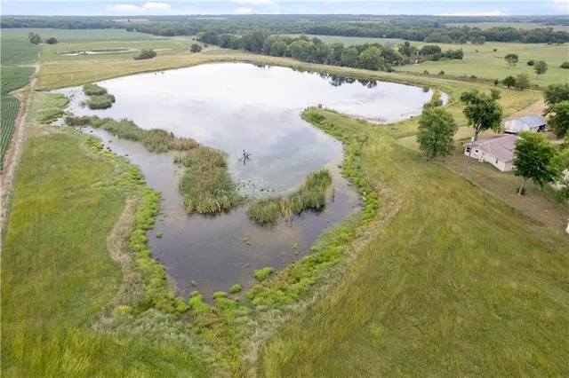 $350,000 | 1698 9000 Road, Oswego, KS 67356