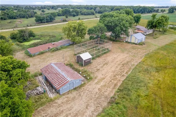 $295,000 | 1698 9000 Road, Oswego, KS 67356