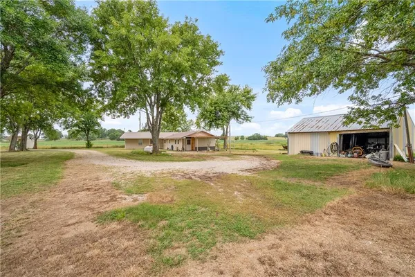 $295,000 | 1698 9000 Road, Oswego, KS 67356