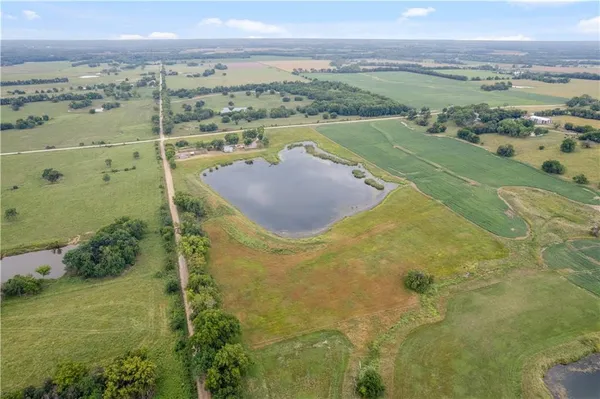 $295,000 | 1698 9000 Road, Oswego, KS 67356