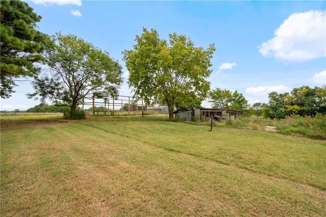 $350,000 | 1698 9000 Road, Oswego, KS 67356