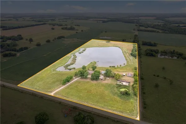 $295,000 | 1698 9000 Road, Oswego, KS 67356