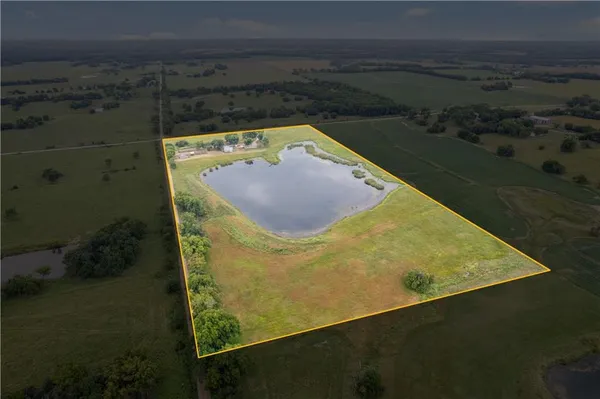 $295,000 | 1698 9000 Road, Oswego, KS 67356