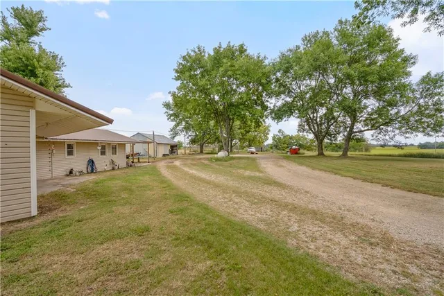 $350,000 | 1698 9000 Road, Oswego, KS 67356