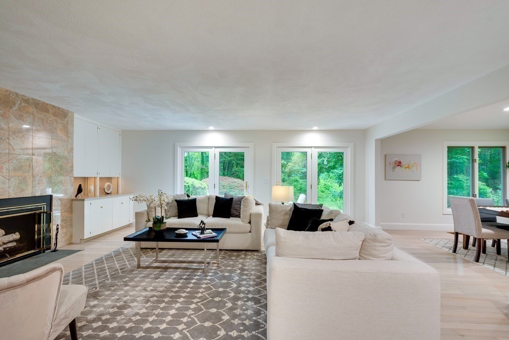 11 Oak Meadow Road Lincoln, MA 01773 - Photo 8 of 36 Gallery Image 8