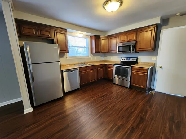 $1,495 | 2221 Green Acres Drive, Clarksville, TN 37042