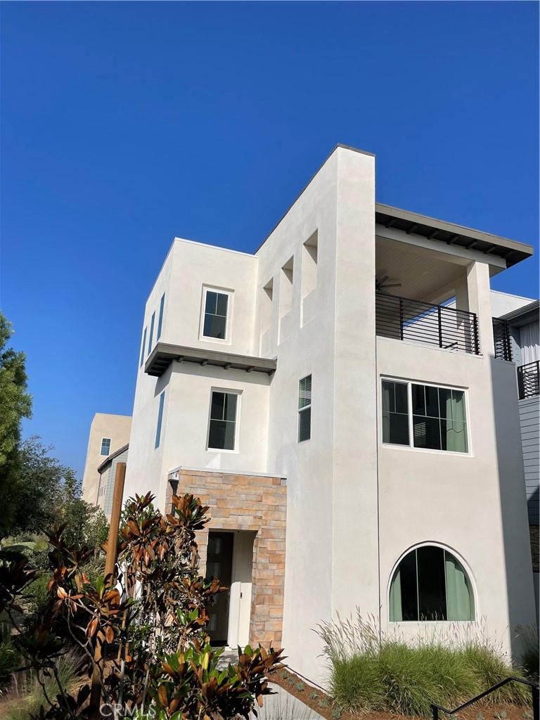 116 Scale Irvine, CA 92618 - Photo 1 of 38