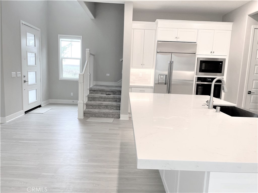 116 Scale Irvine, CA 92618 - Photo 6 of 38