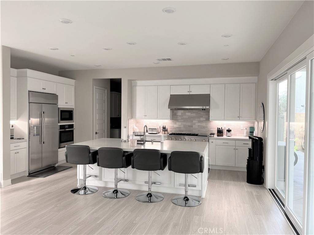 116 Scale Irvine, CA 92618 - Photo 8 of 38