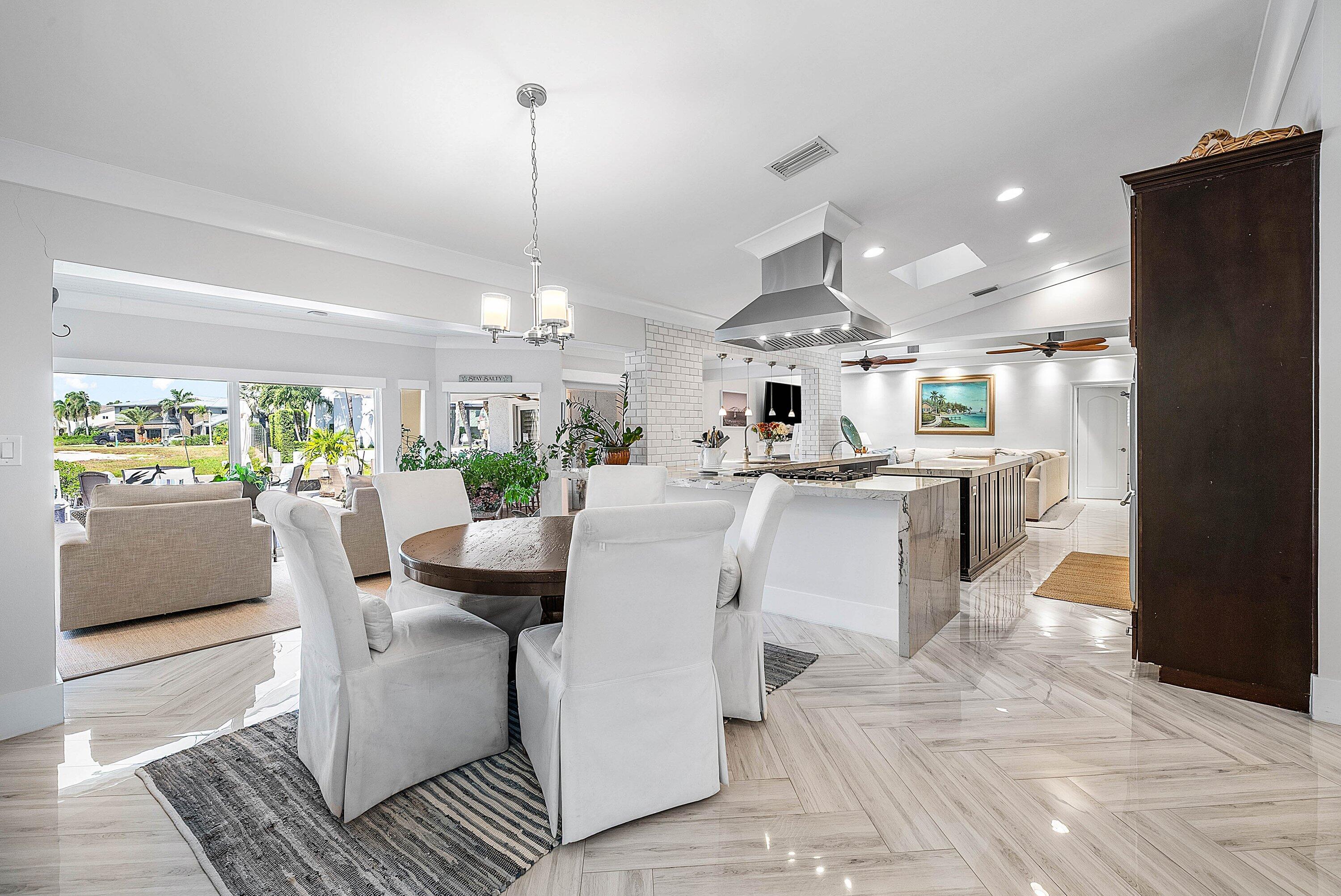7425 Northeast Bay Cove Court Boca Raton, FL 33487 - Photo 19 of 86 Breakfast Dining Area
