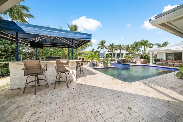 $3,758,895 | 7425 Northeast Bay Cove Court, Boca Raton, FL 33487
