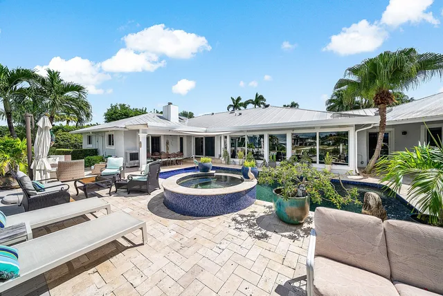 $3,758,895 | 7425 Northeast Bay Cove Court, Boca Raton, FL 33487
